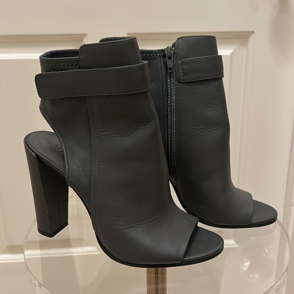 VINCE Brigham Gray Booties 8M